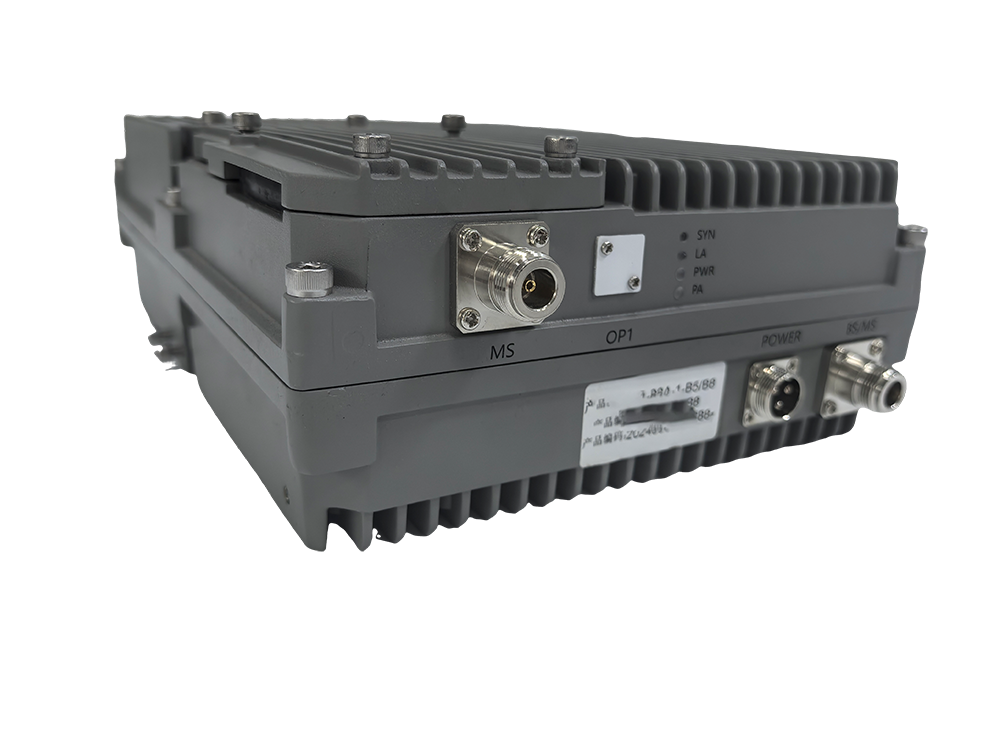  富顺三频手机信号接收器2000㎡