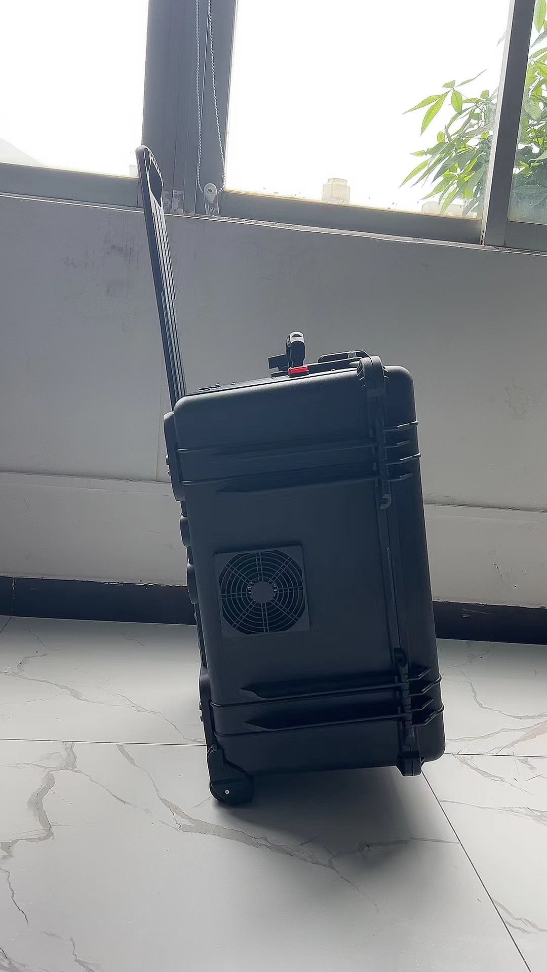 富顺手拉箱型移动通信干扰器